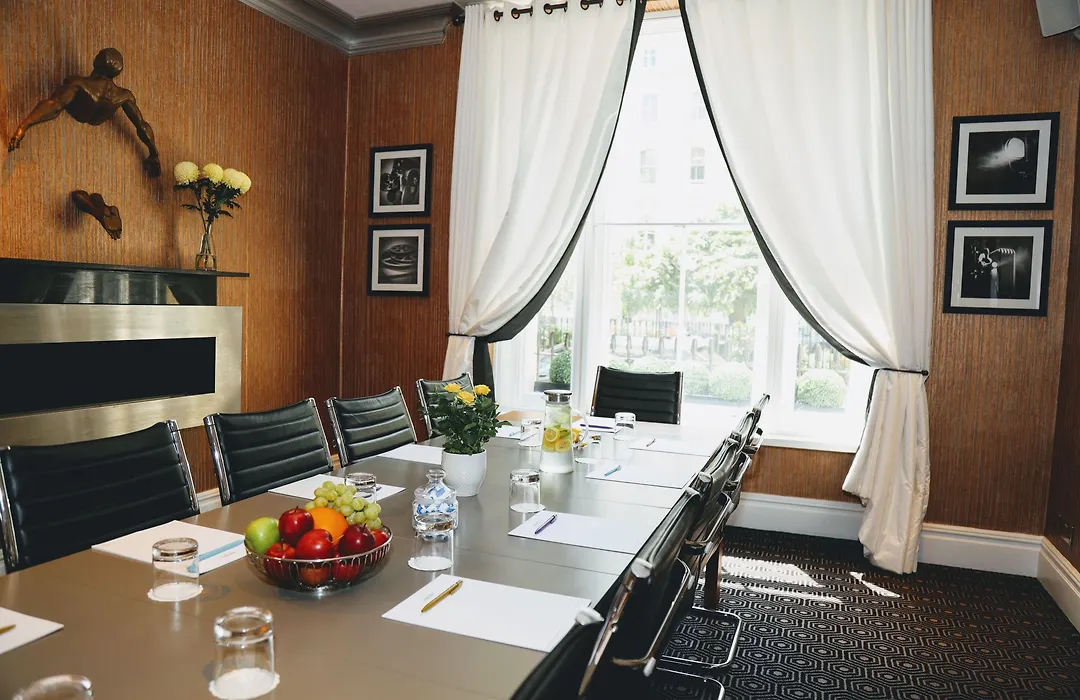 12 London Street Apartments-1