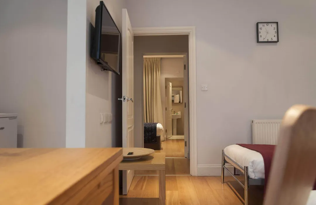 12 London Street Apartments-1